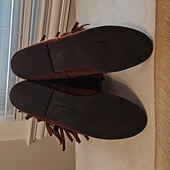 Minnetonka 3-Layer Fringe Calf High Boots 9 1632 camel brown suede boho moccasin - Picture 6 of 7